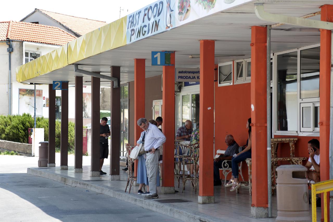 Autobusni kolodvor Vodice