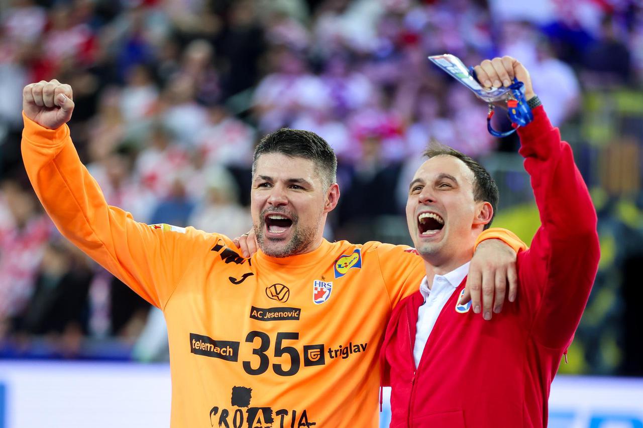 Zagreb: Slavlje rukometaša Hrvatske nakon pobjede nad Mađarskom i prolaska u polufinale Svjetskog prvenstva