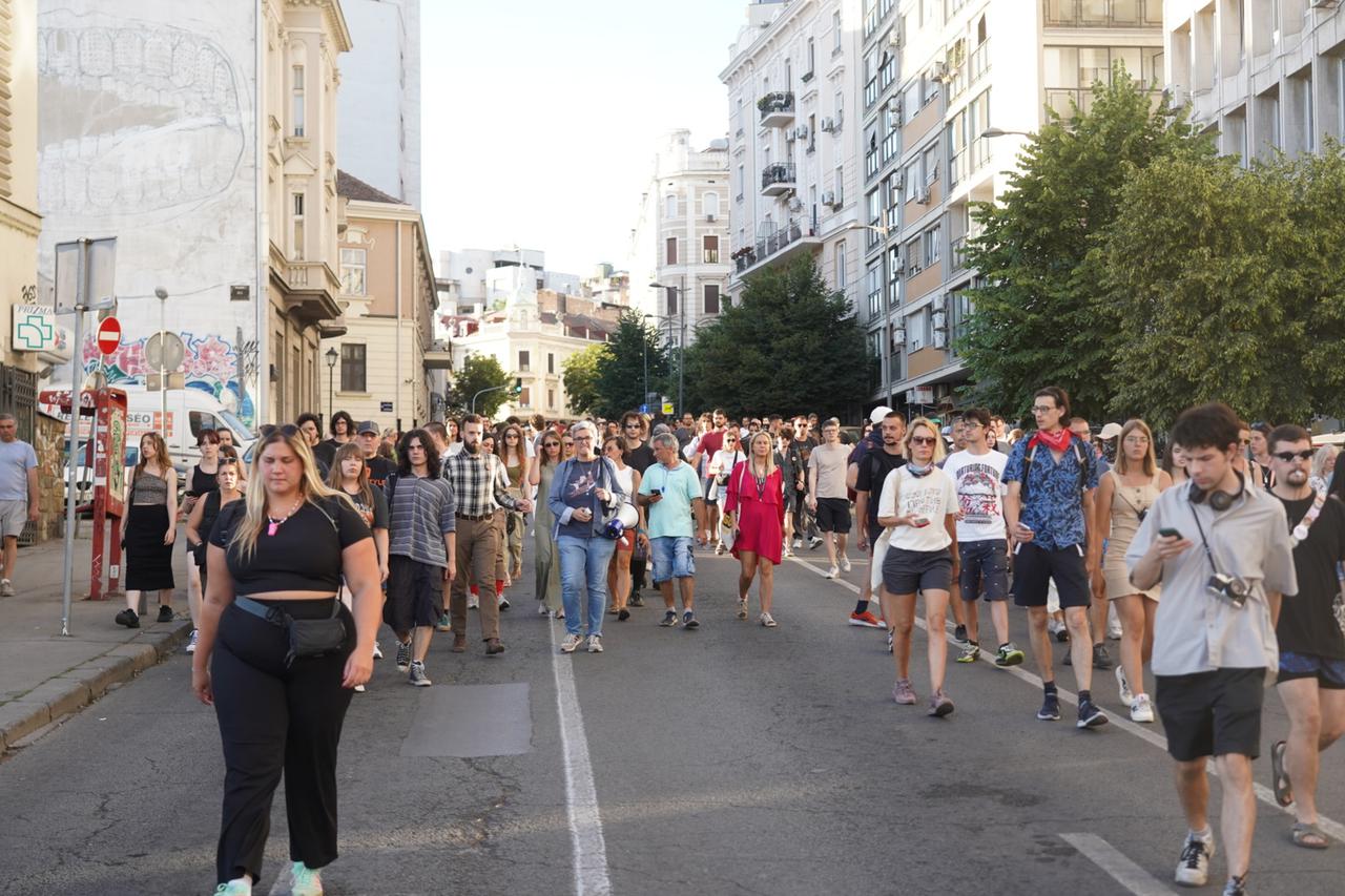 Beograd: Studenti i građani na  skupu podrške studentima ispred Filozofskog fakulteta 