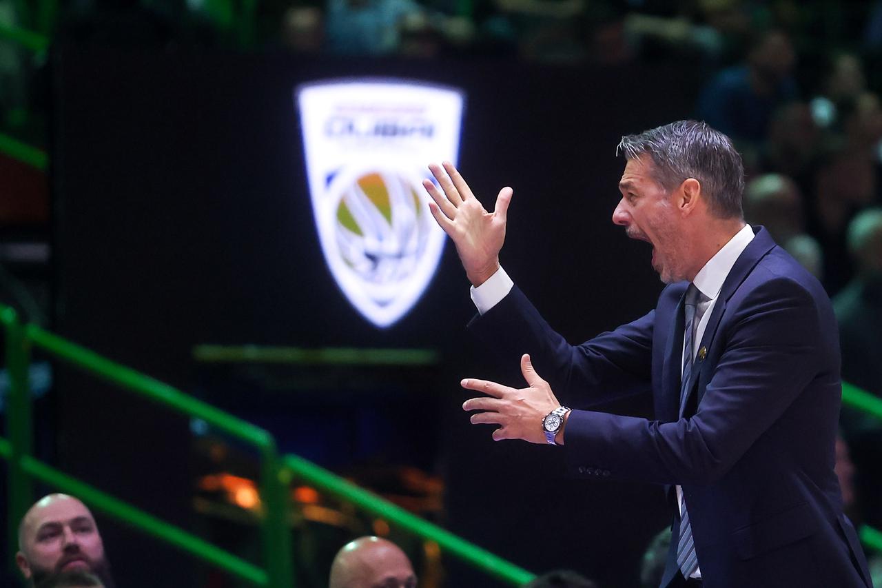 Dubai Basketball i Anadolu Efes susreli se u 37. kolu košarkaške Eurolige