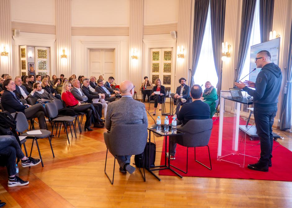 Sveučilište Algebra Bernays