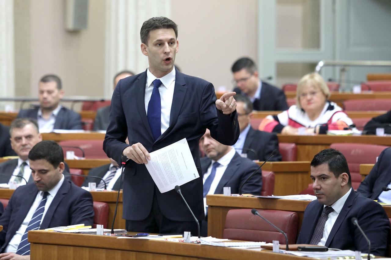 Božo Petrov