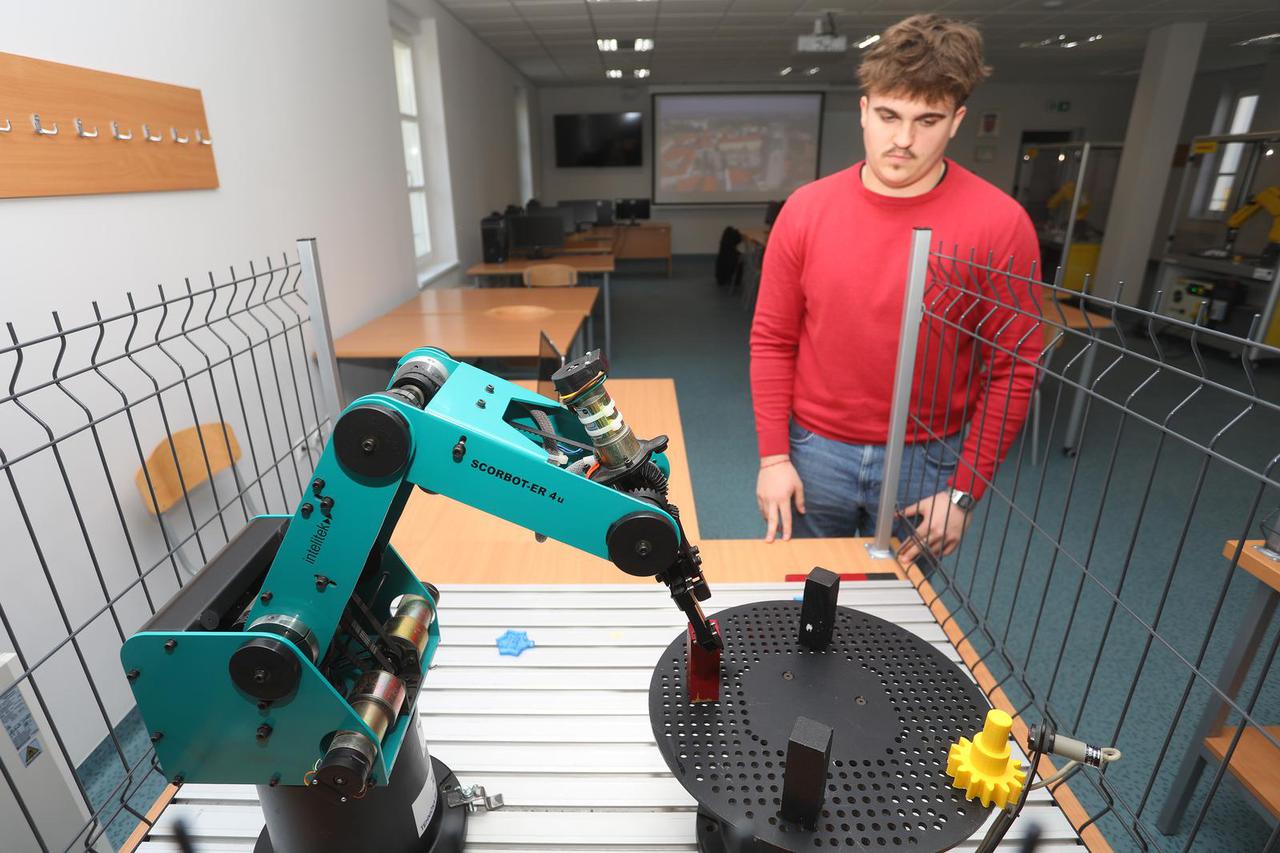 Karlovac: Sve?ano otvorenje Regionalnog centra kompetentnosti