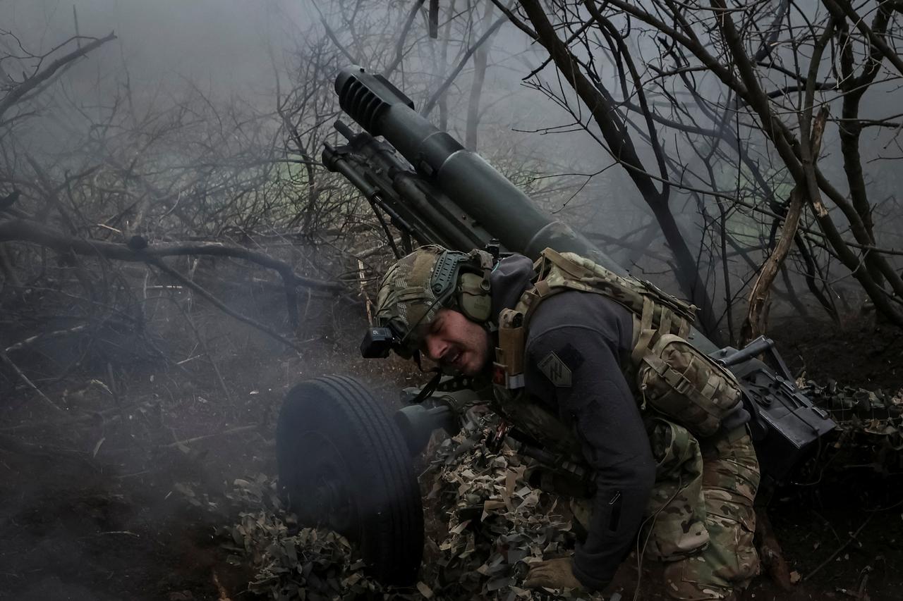 storyeditor/2024-05-03/2024-04-05T163345Z_940270528_RC2507A2C73X_RTRMADP_3_UKRAINE-CRISIS-EAST.JPG