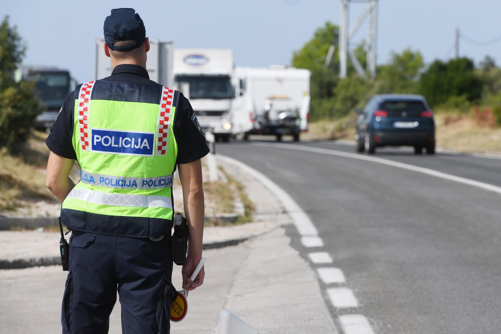 Kako zbog sigurnosti tako i zbog eventualnih kazni zbog prebrze vožnje, papučicu gasa prejako ne treba stiskati ni inače, no to posebno vrijedi za srijedu, 9. travnja. Naime, operacija nazvana “Maraton brzine” starta u prvim sekundama tog dana, odmah nakon ponoći, a trajat će 24 sata. Riječ je o 24-satnom pojačanom nadzoru brzine na području cijele Hrvatske, no ne samo Hrvatske, budući da ovu akciju naši ‘plavci’ provode u sklopu šire akcije Europskog udruženja prometne policije (ROADPOL).
