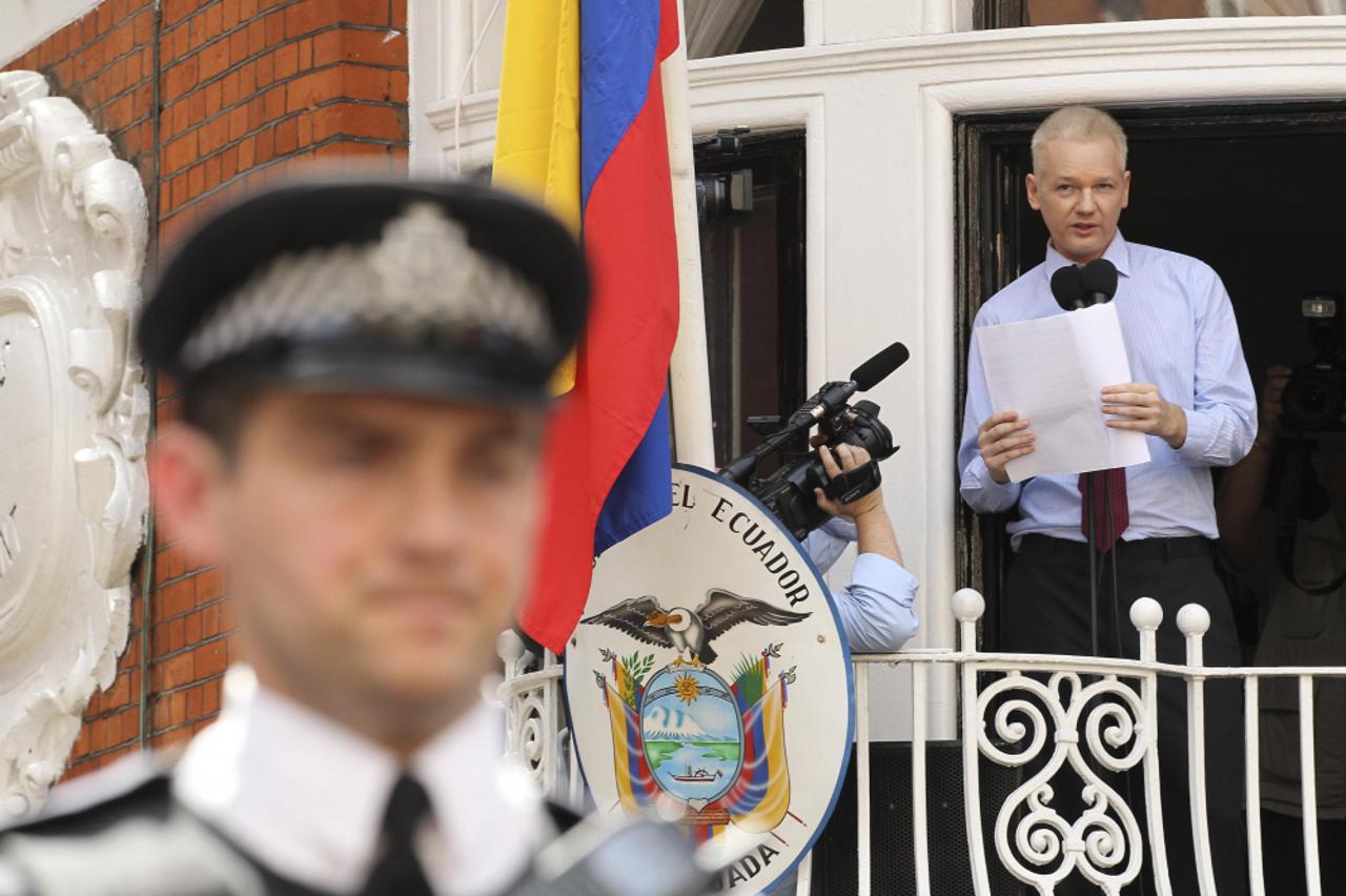 Julian Assange (1)