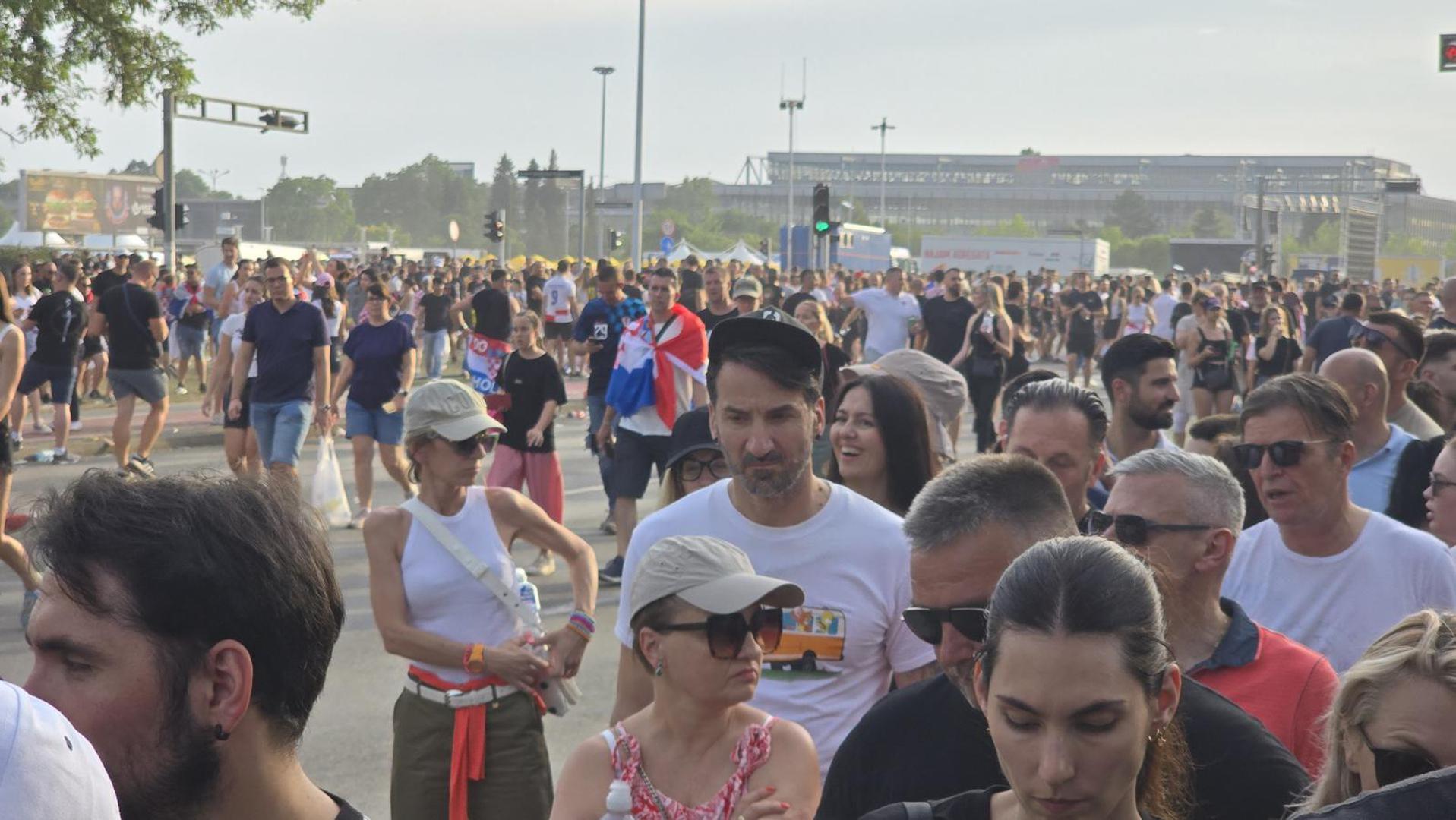 Saborskog zastupnika Marina Miletića snimile su kamere na ulazu u Hipodrom na koncert Marka Perkovića Thomspona. 

