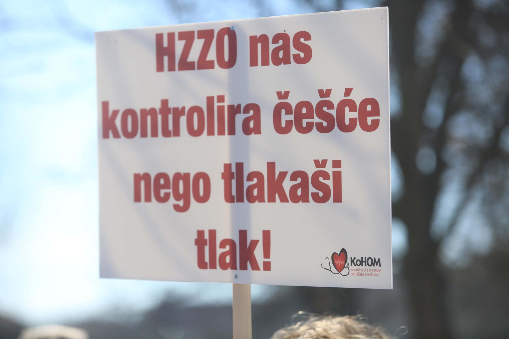 18.03.2023., Zagreb - Pod sloganom "SOS za zdravstvo", pet krovnih lijecnickih udruga organiziralo je veliki prosvjed na Trgu sv. Marka kojim su iskazali nezadovoljstvo svojim statusom, placama, ali i cjelokupnim stanjem u zdravstvenom sustavu.  Photo: Lovro Domitrovic/PIXSELL