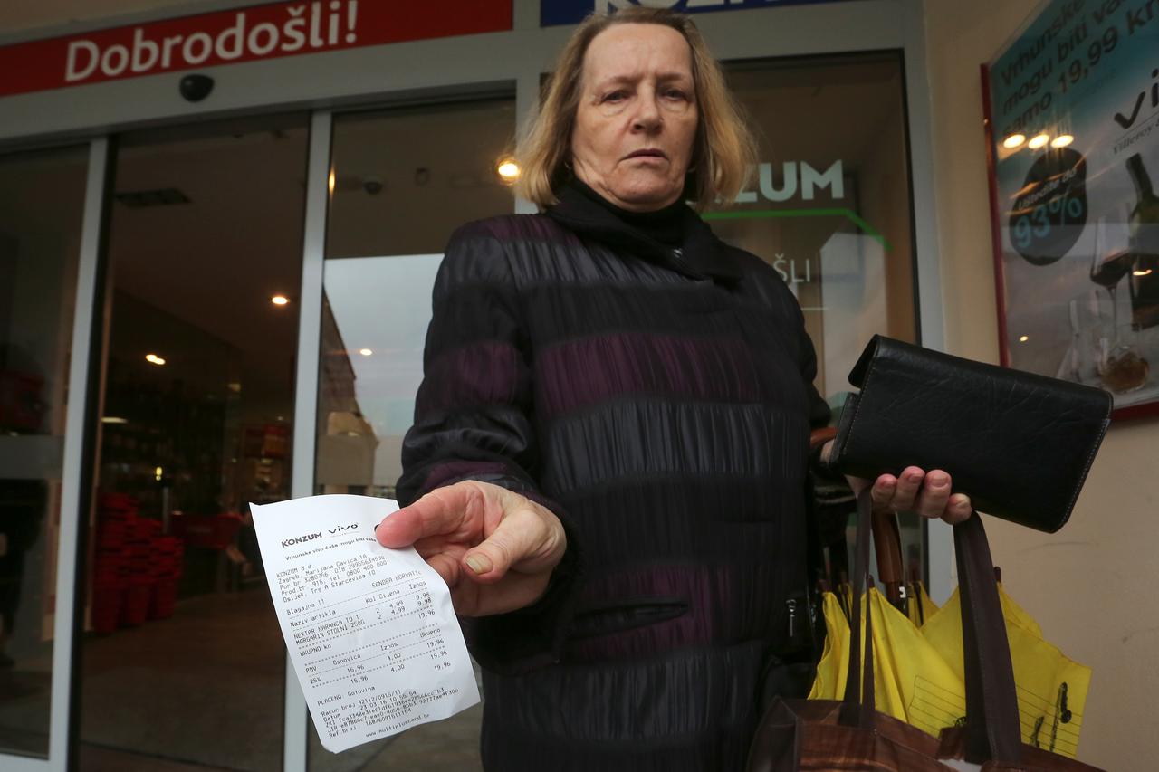 23.03.2016., Osijek - Provjeravanje koliko gradjani uzimaju racune na blagajnama nakon kupnje.  DKS_56134559 Photo: Marko Mrkonjic/PIXSELL