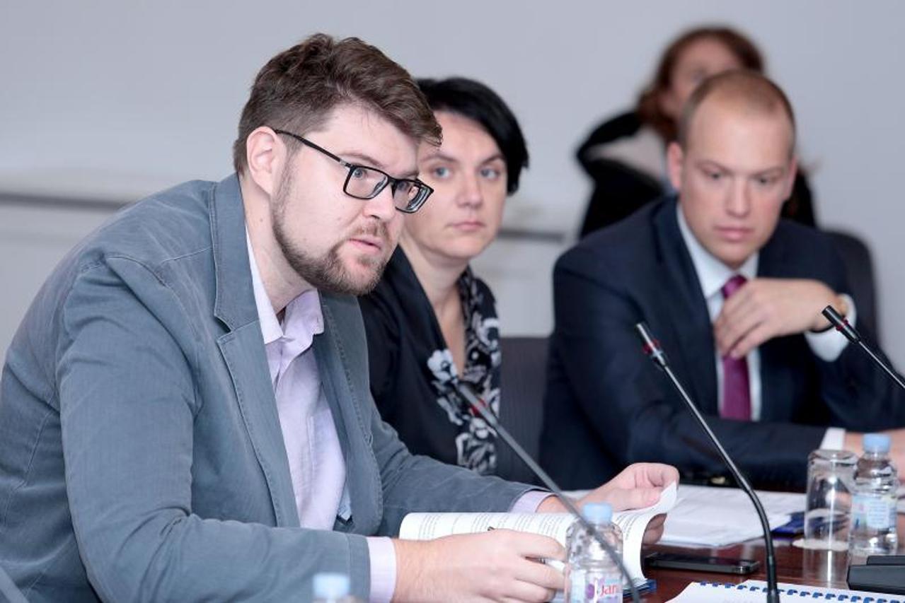 Odbor za zakonodavstvo, grbin