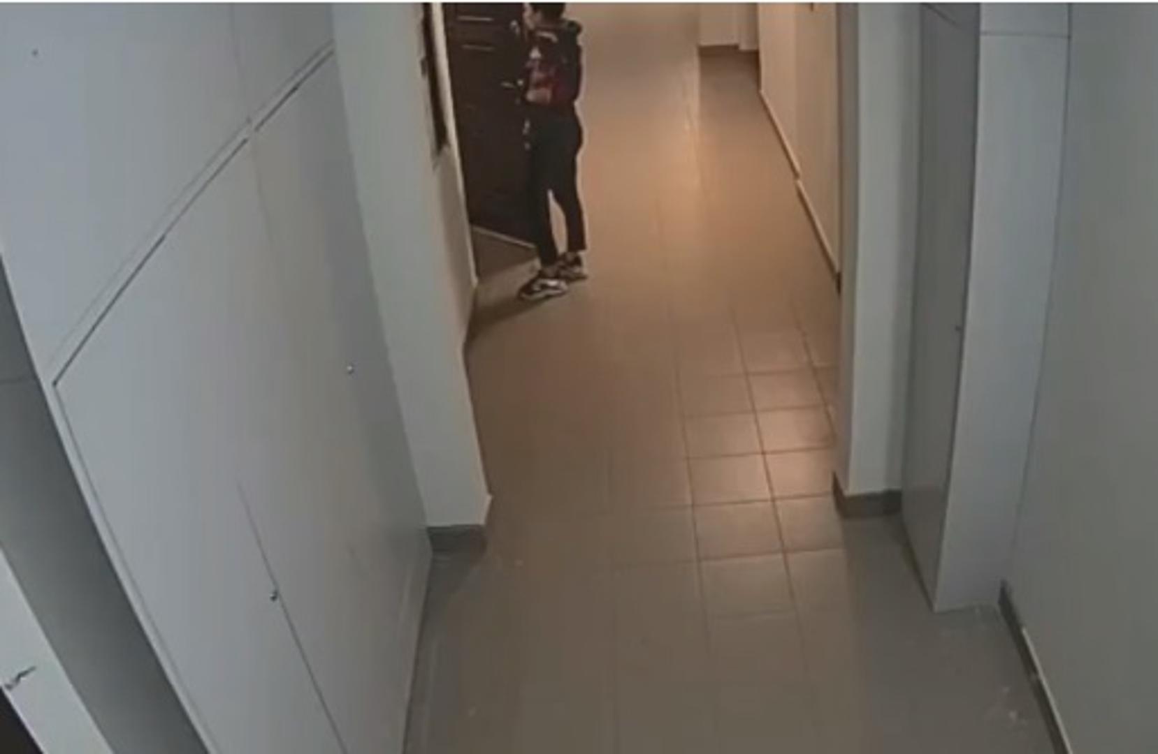 Mjesecima je izluđivao svoje susjede jedan mladić u ukrajinskom Kijevu puštajući preglasno glazbu unatoč upozorenjima. Nitko mu nije mogao stati na kraj. Sve dok jedan susjed nije odlučio uzeti stvar u svoje ruke. No, njegovo rješenje bilo je ipak malo prebrutalno.