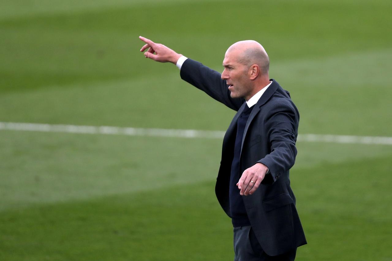 FILE PHOTO: Zidane tells Real Madrid he will step down as coach