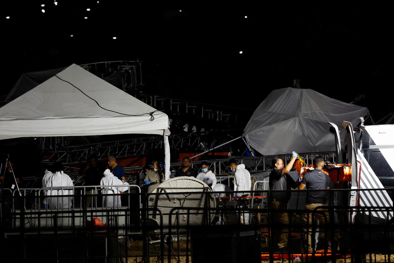 Structure collapses at a campaign event for the Citizens' Movement party, in San Pedro Garza Garcia