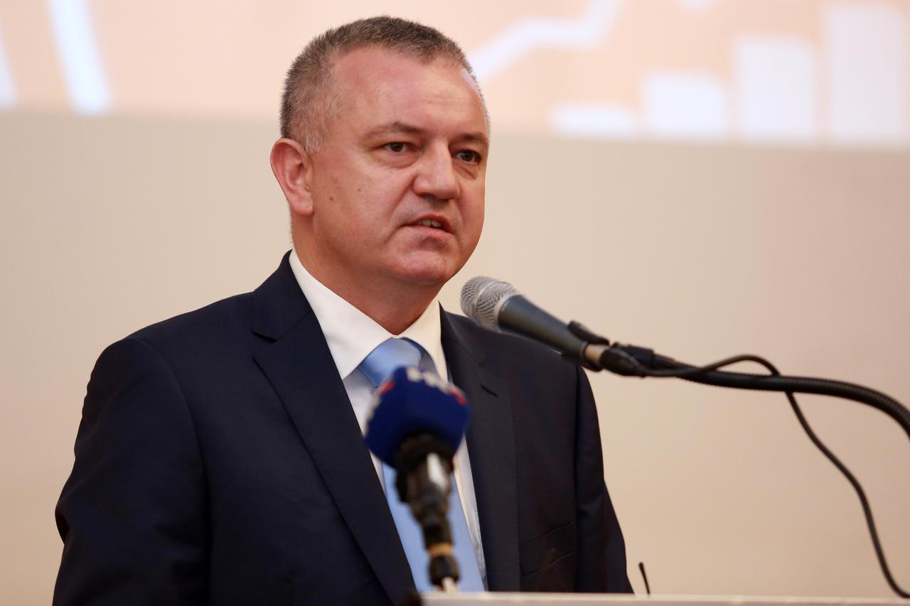 Ministar Darko Horvat na konferenciji "InvestCro: Investicijske (ne)prilike u Hrvatskoj"