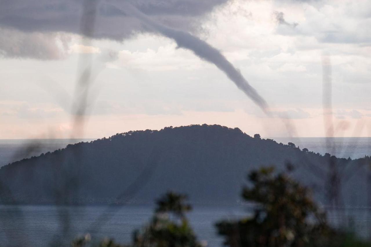 Formiranje pijavica u blizini otoka Lopuda