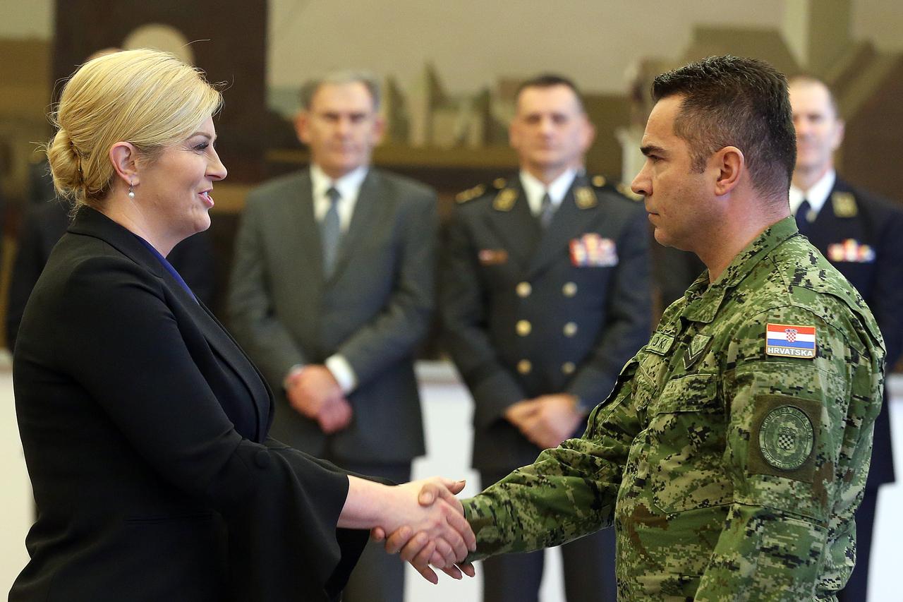 Predsjednica nagradila najbolje vojnike