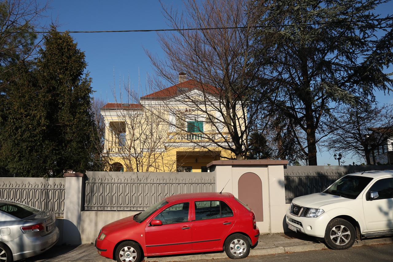 Zagreb: Ba?ena bomba u dvorište ku?e Andyja Bare