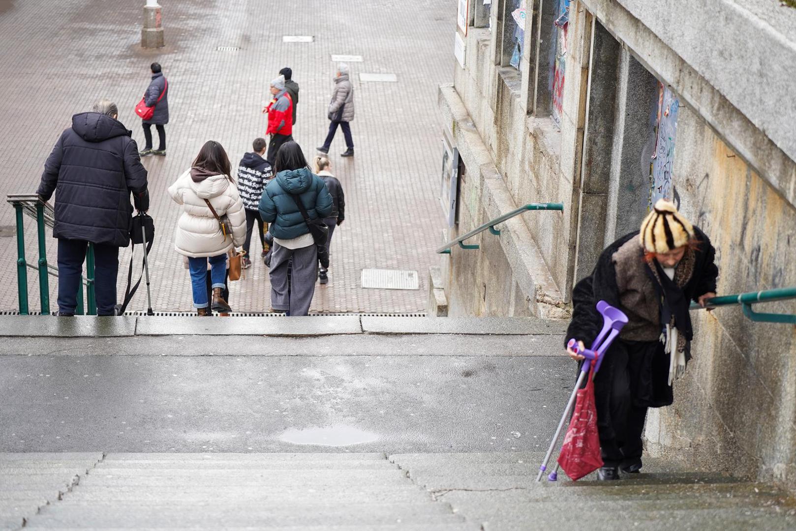 Hrvatska se također svrstava među demografski najugroženije zemlje – do kraja stoljeća mogla bi izgubiti 44 % stanovništva. Sličan scenarij predviđa se i za Bosnu i Hercegovinu (-46 %), Srbiju (-35 %) te Crnu Goru (-38 %).