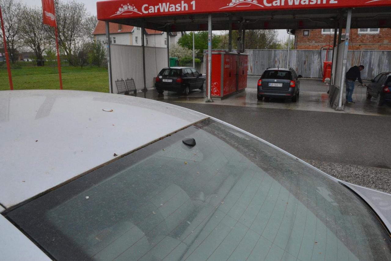 Slavonski Brod: Automobili prljavi od kiše