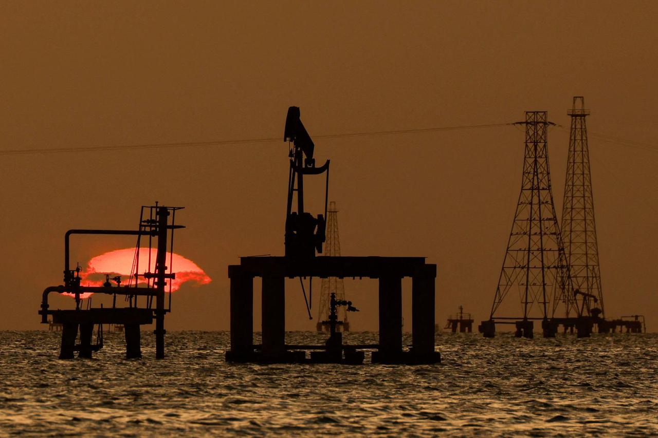 FILE PHOTO: In Venezuelan oil region, industry reform sparks both hope and skepticism