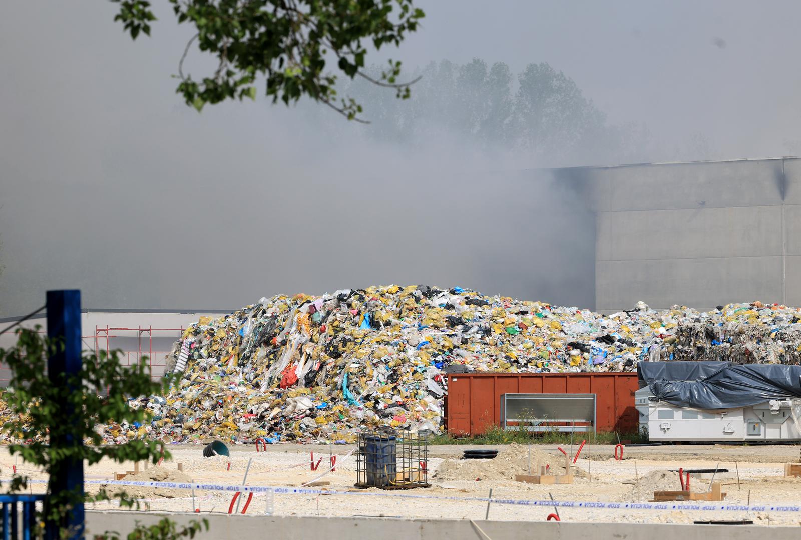 20.06.2024., Zapresic - Zgariste tvrtke Eko Flor u Industrijskoj ulici gdje je tijekom jucerasnjeg dana izbio veliki pozar.  Photo: Marko Prpic/PIXSELL