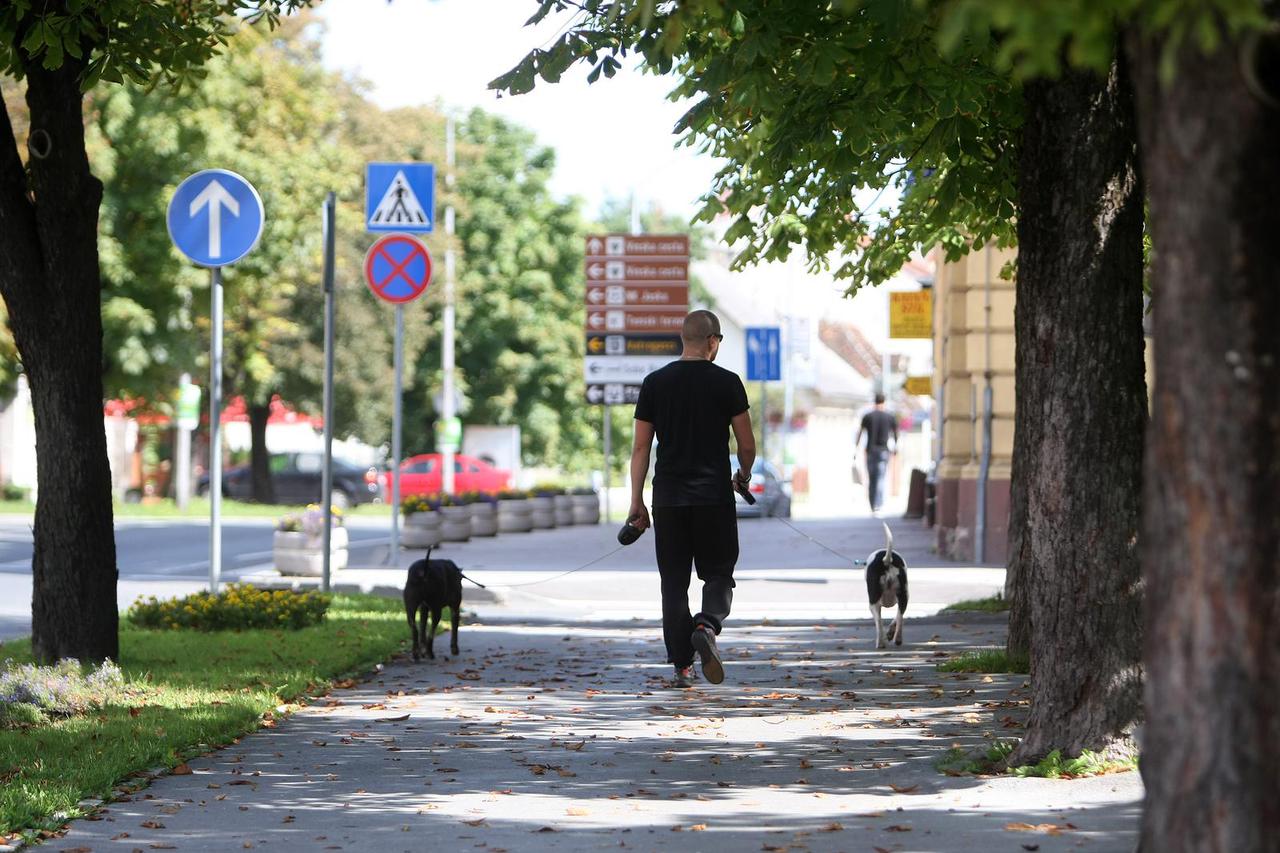 Jastrebarsko: Nedjeljno prijepodne u gradu