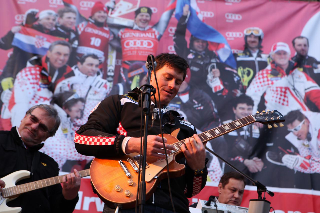 Zagreb: Ivicu Kosteli?a susjedi do?ekali u Gra?anima