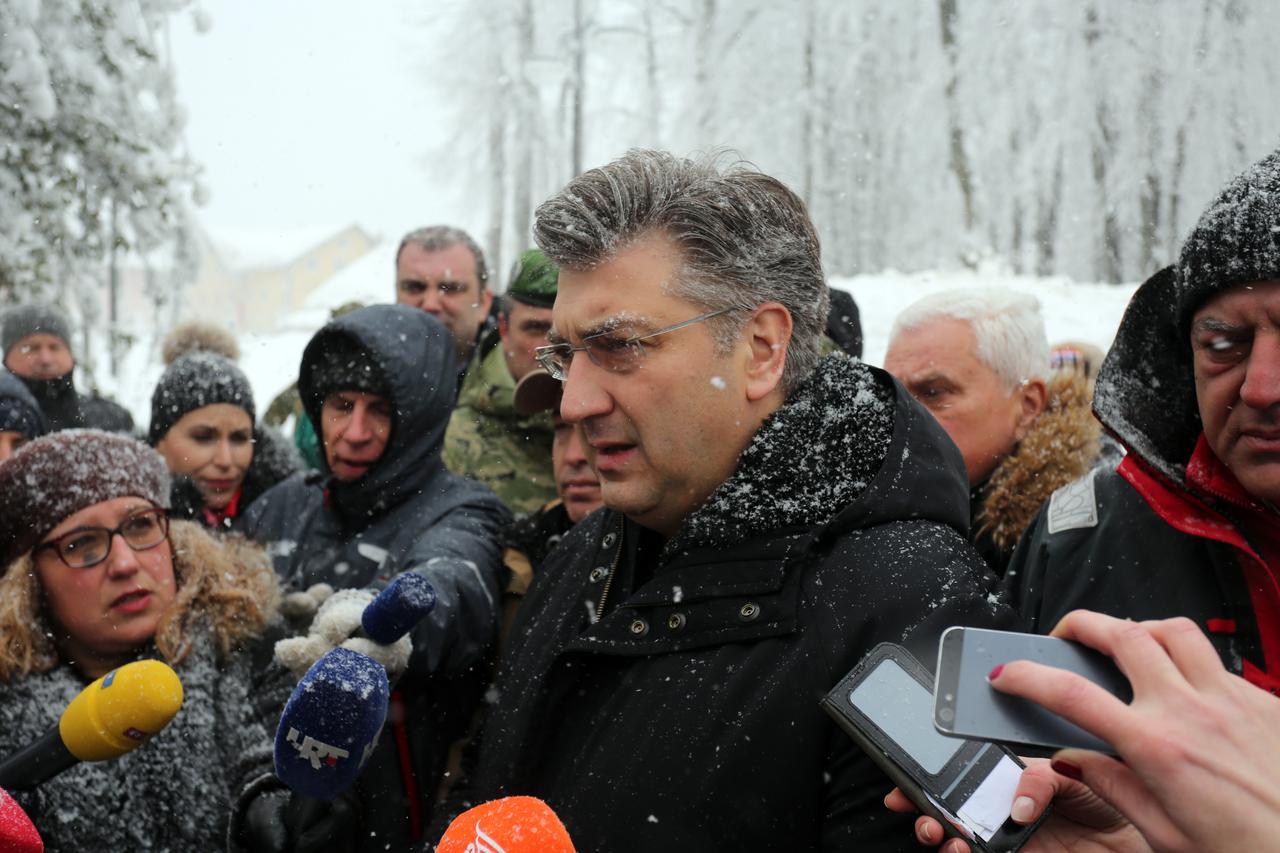 Premijer Andrej Plenković obišao Delnice pogođene snježnim nevremenom