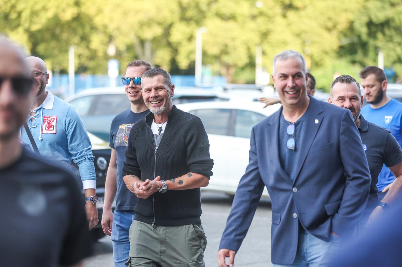 Zagreb: Počeli izbori u Dinamu, glasao Zvonimir Boban 