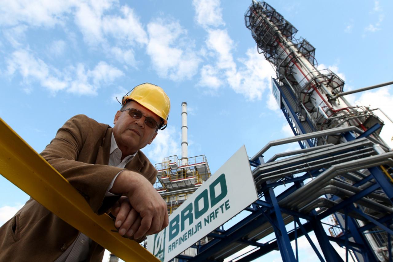 '02.11.2012. Bosanski Brod- Reportaza iz rafinerije nafte u Bosanskom Brodu. Miro Ceric savjetnik tehnickog direktora. Photo: Boris Scitar/VLM'