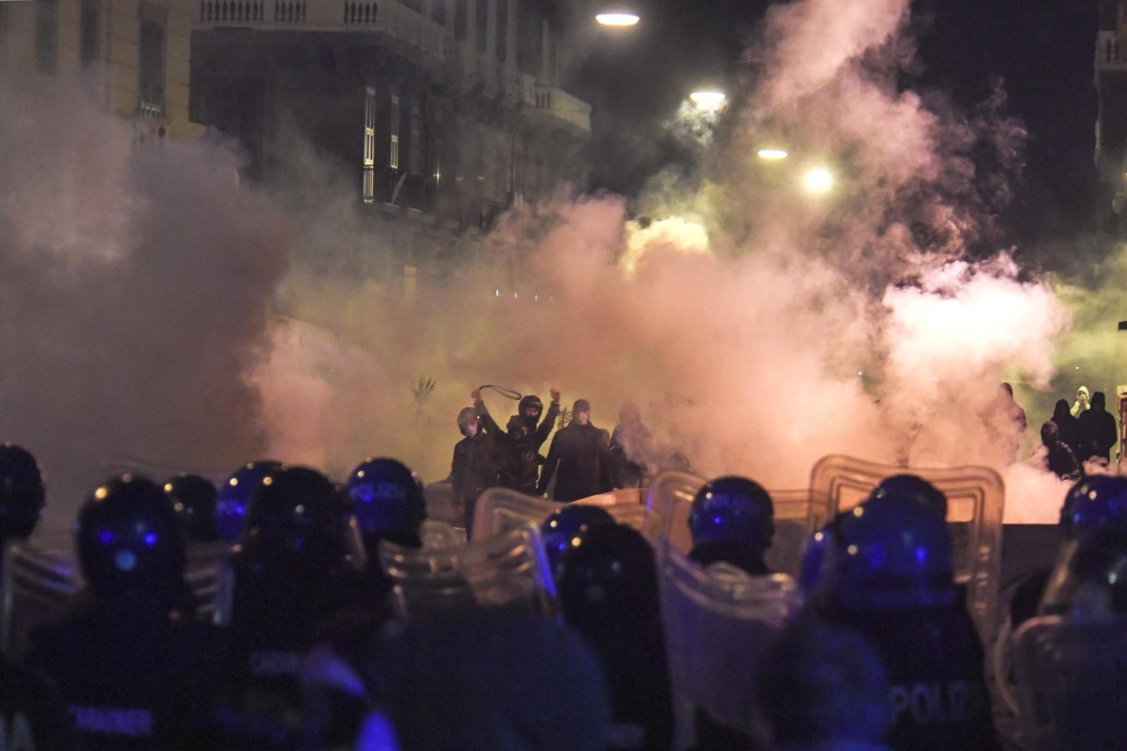 Hundreds of people clash against police during the protest over the curfew and the prospect of lockdown in Naples. The governor of Campania ordered from 23 October, a curfew from 11 pm till morning due to spike in coronavirus infections in the region /IPA/PIXSELLPhoto: IPA/PIXSELL