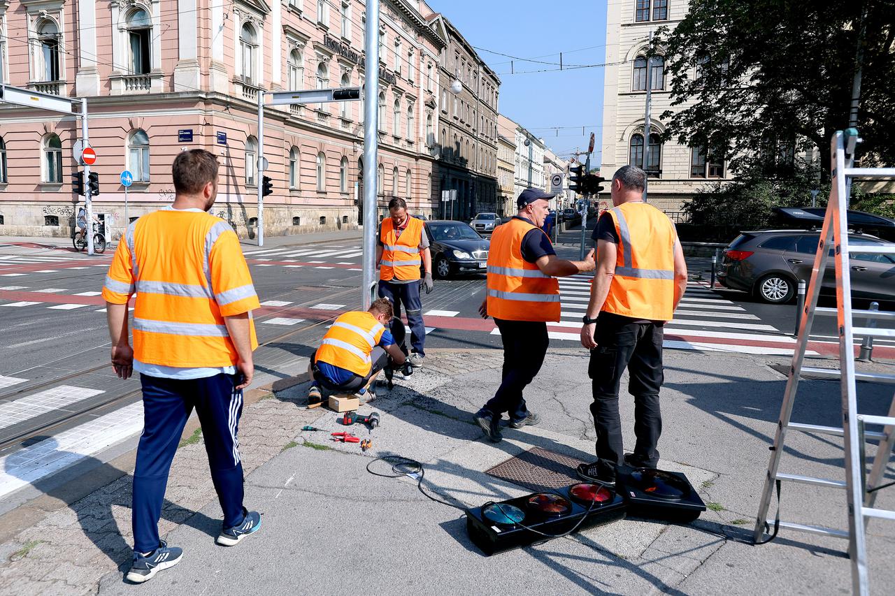 Zagreb:  Novi semafori na Trgu Republike Hrvatske 