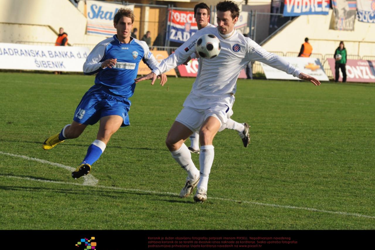 '05.12.2010., Sibenik - 1. HNL, 18. kolo, HNK Sibenik - Hajduk Split. Hrvoje Vejic i Niko Tokic.  Photo: Hrvoje Jelavic/PIXSELL'