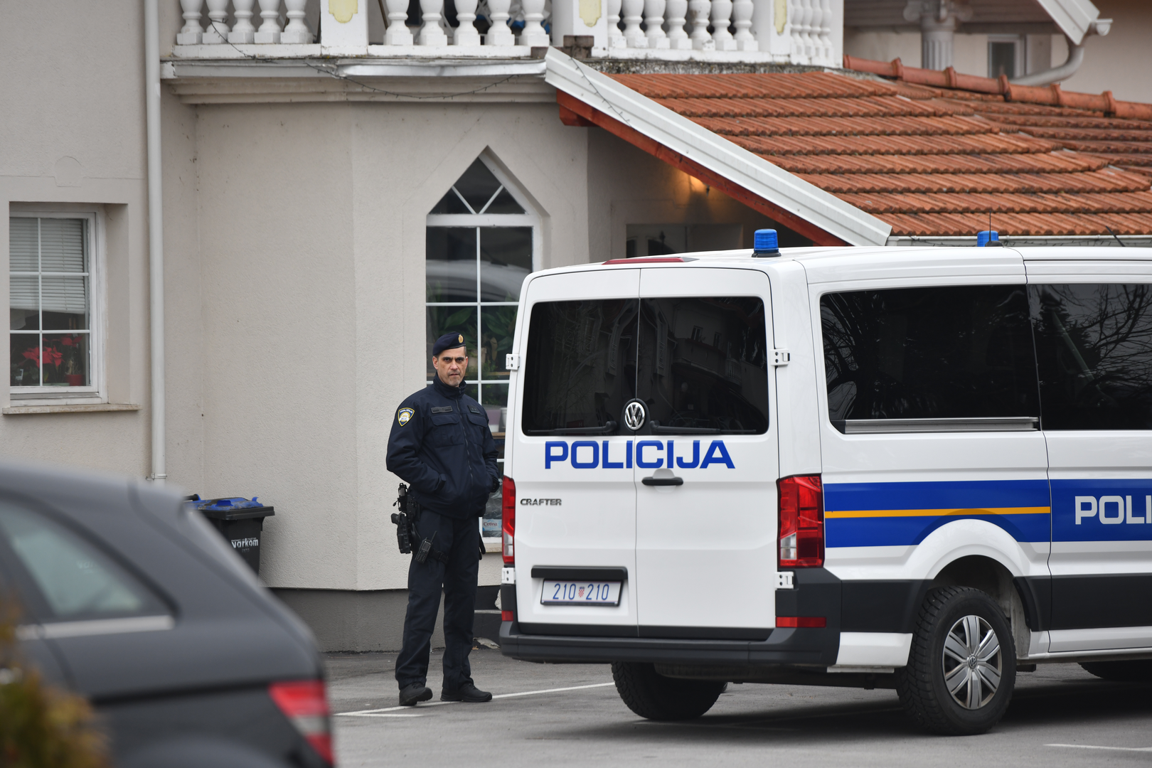 Glasnogovornica PU varaždinske, Marina Kolarić, potvrdila je da je akcija u tijeku, naglasivši kako je uključena suradnja s Uskokom.