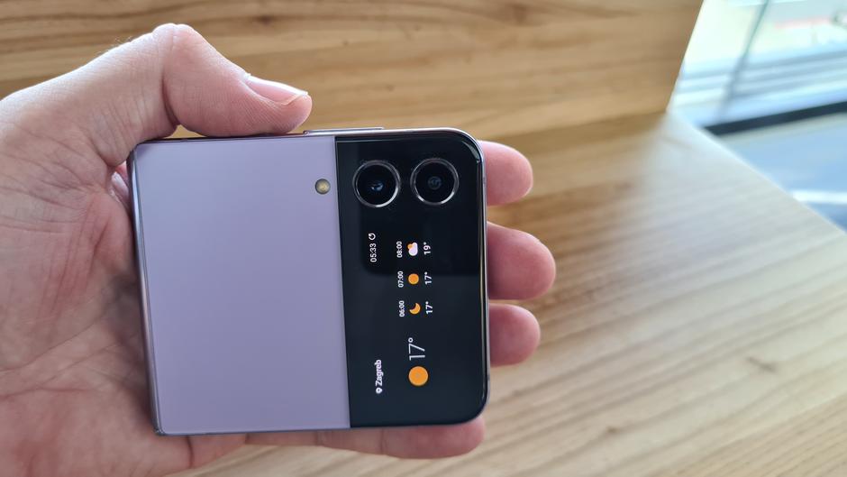 Samsung Galaxy Z Flip4