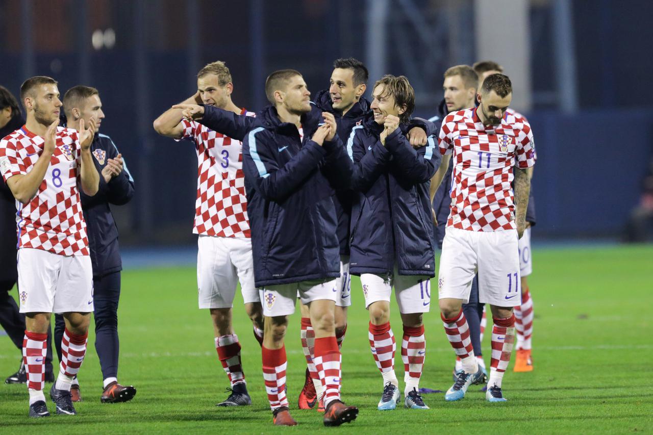Nikola Vlašić Ivan Strinić Nikola Kalinić Luka Modrić Marcelo Brozović