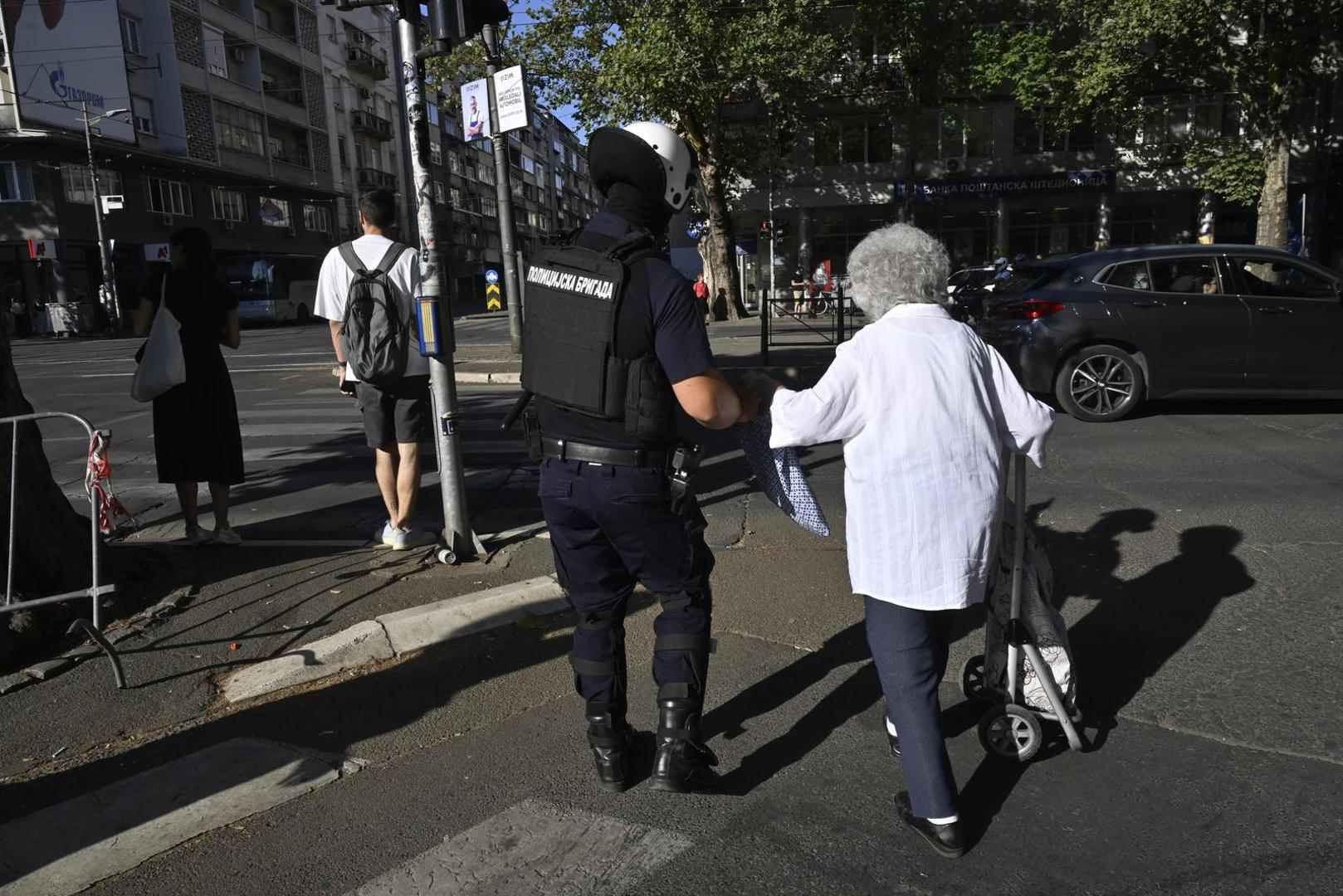 04, July, 2025, Belgrade - The police broke up the blockade at the Faculty of Law a few minutes after 7 am. Photo: M.M./ATAImages

04, jul, 2025, Beograd - Policija je nekoliko minuta posle 7 ujutro razbila blokadu kod Pravnog fakulteta. Photo: M.M./ATAImages Photo: M.M./ATAImages/PIXSELL