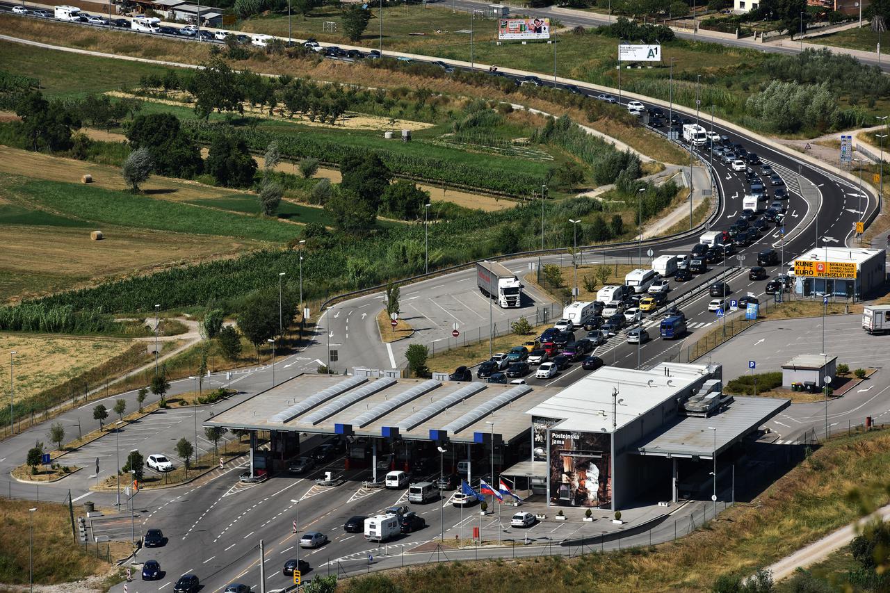 Gužve na cestama - Granični prijelaz Kaštel