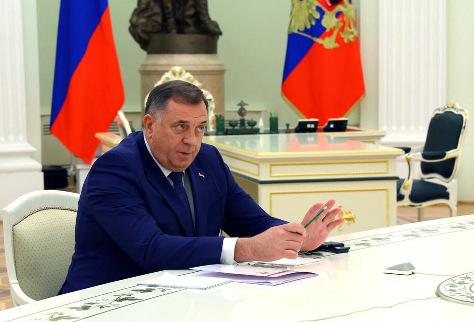 Russian President Vladimir Putin and Bosnian Serb leader Milorad Dodik meet in Moscow