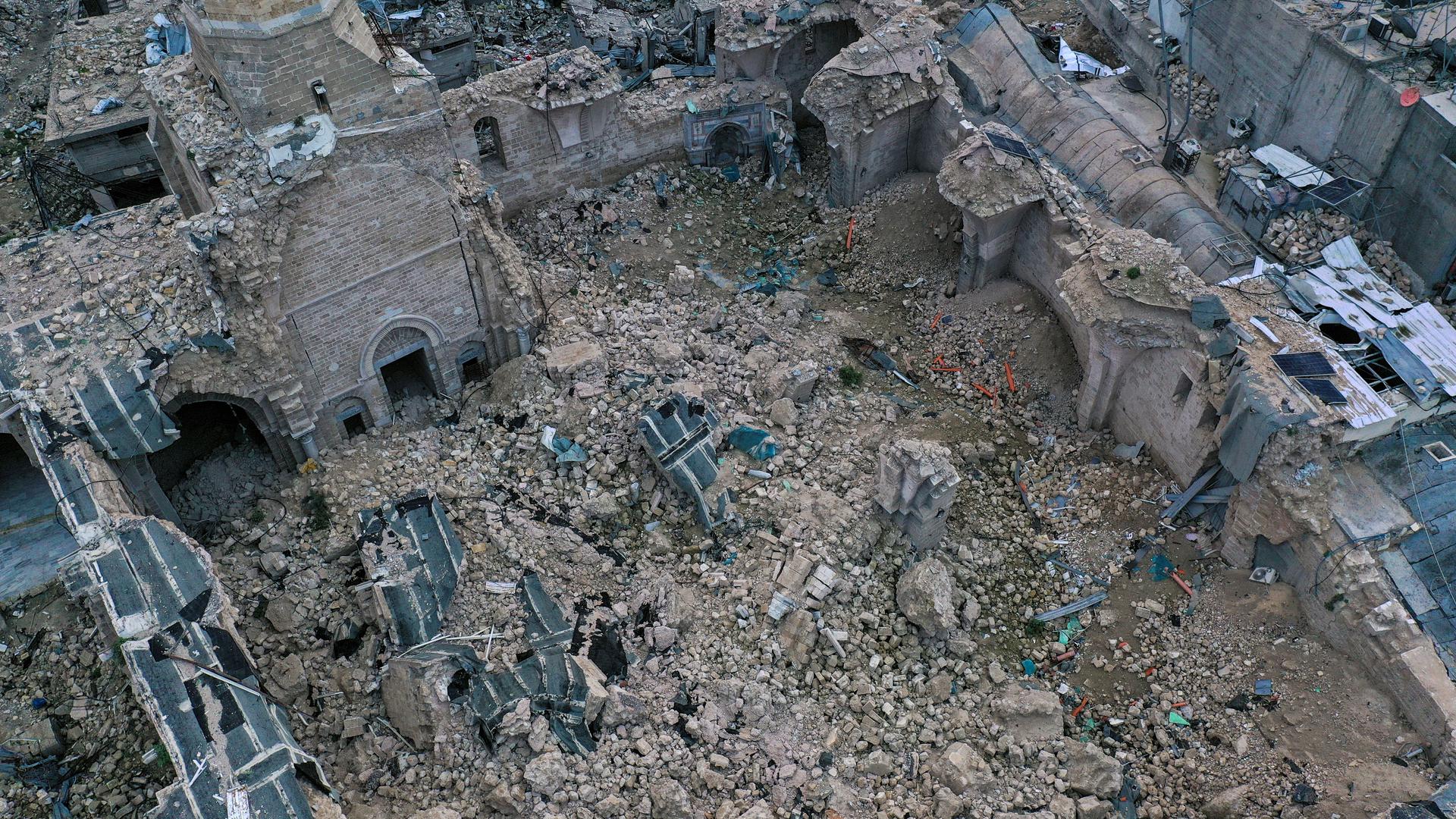U tom je napadu ubijeno 1200 ljudi, a oko 250 talaca odvedeno je u Gazu, prema izraelskim podacima. U sukobu koji je uslijedio ubijeno je više od 47.000 Palestinaca, kaže ministarstvo zdravstva Gaze.