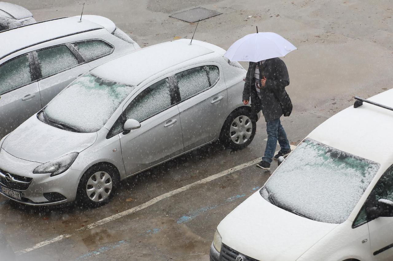 Split: Sunčano i toplo poslijepodne na splitskoj rivi
