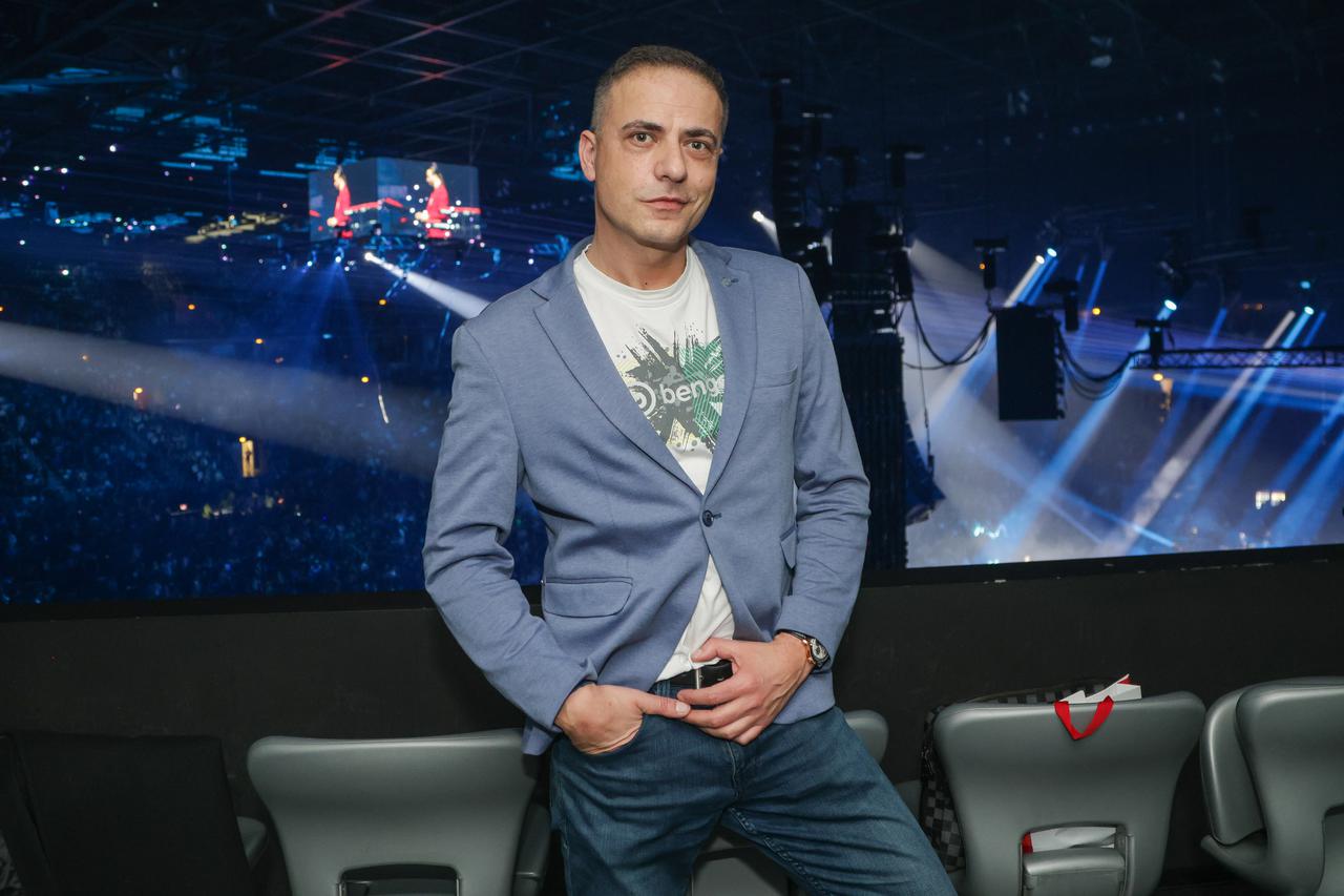 Zagreb: Peđa Jovanović održao koncert u Areni