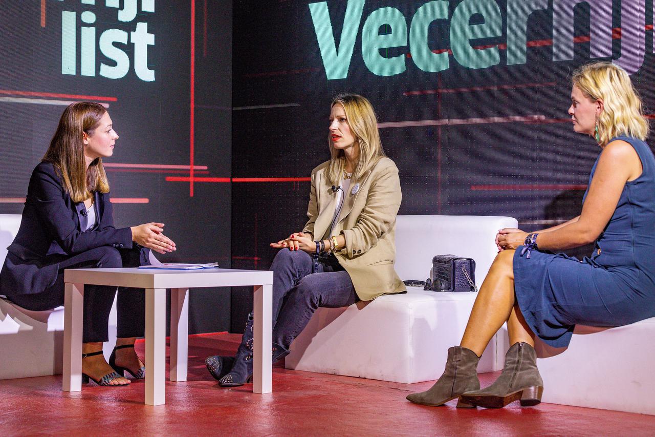 14. Weekend Media festival, redavanje Ane Šimunović na temu Konverzacijska agilnost