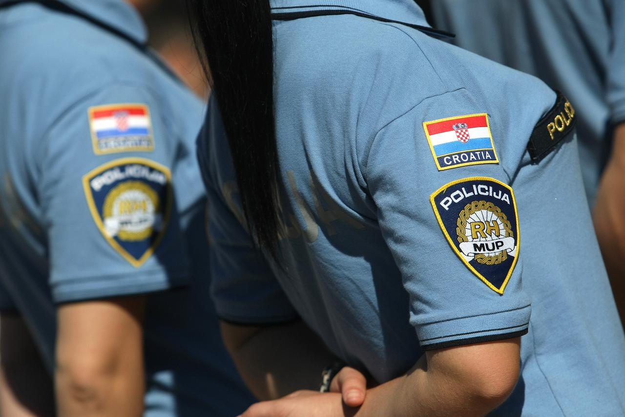 policija