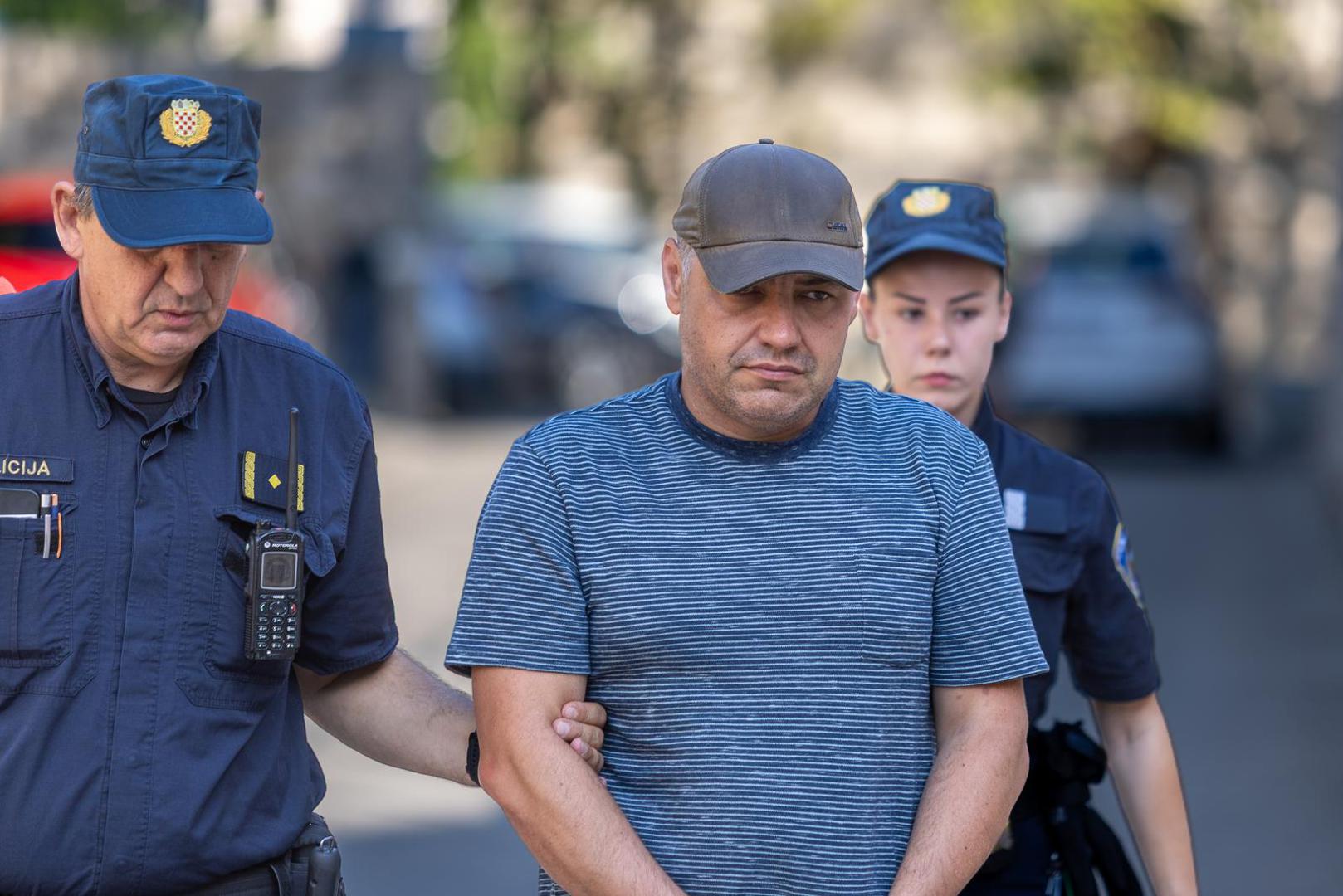 Njemački istražitelji sumnjiče ga za sudjelovanje u sabotaži plinovoda Sjeverni tok 1 i 2 u Baltičkom moru 2022. godine.