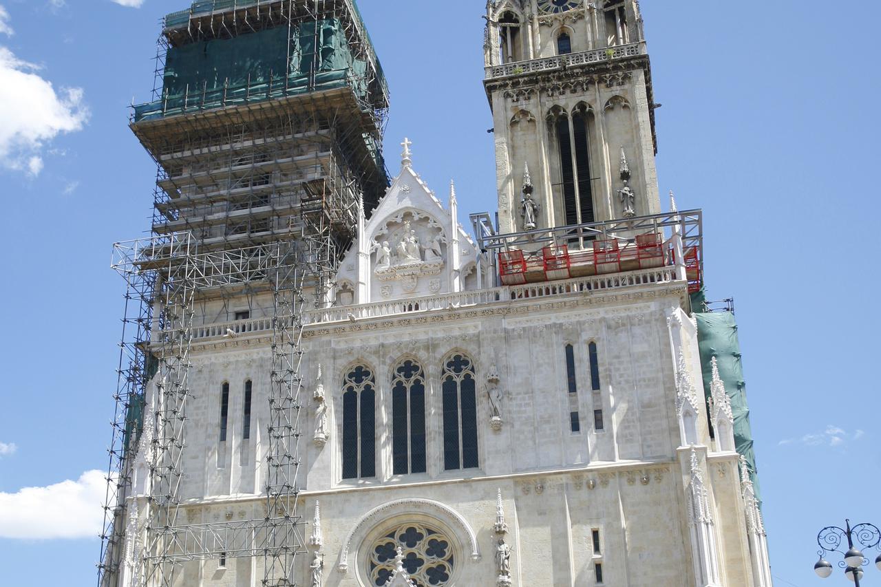 19.07.2009., Zagreb - Ilustracija za arhitekture u Zagrebu. Zagrebacka  katedrala. Photo: Goran Jakus/24sata