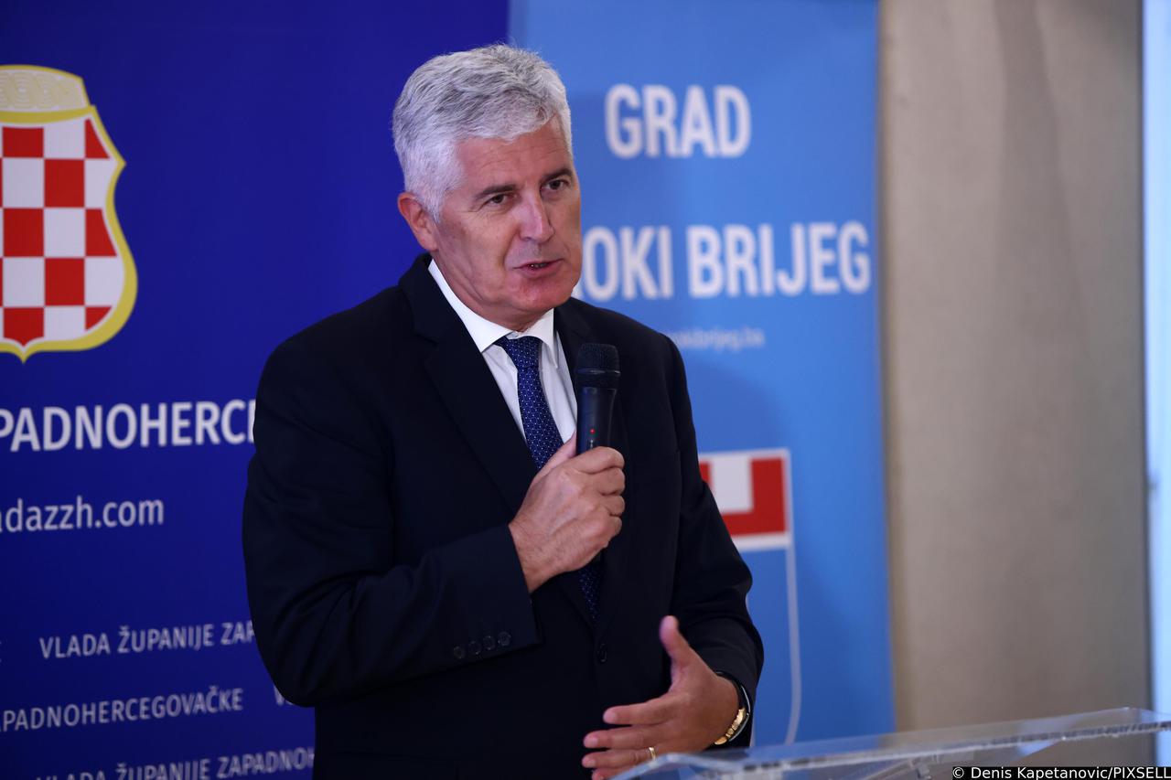 Široki Brijeg: Šime Erlić dodijelio ugovore iz Programa prekogranične suradnje izmedju RH i BiH