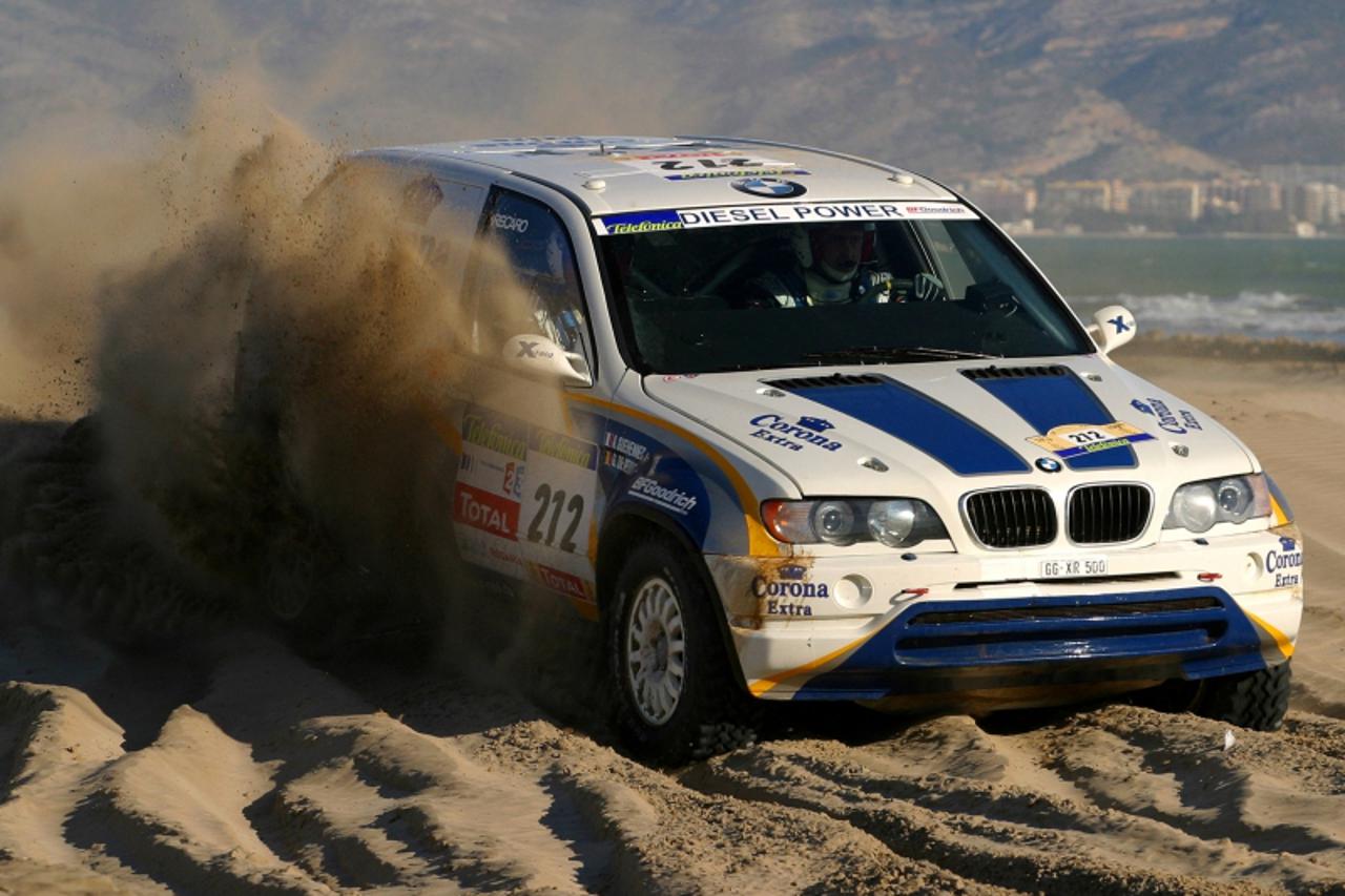 'Gregoire de Mevius of Belgium with co-driver Alain Guehennec during the third stage of the Dakar 2004 Rally in Castellon, Spain, January 3, 2004.  Mevius is in third place in the overall standings.  