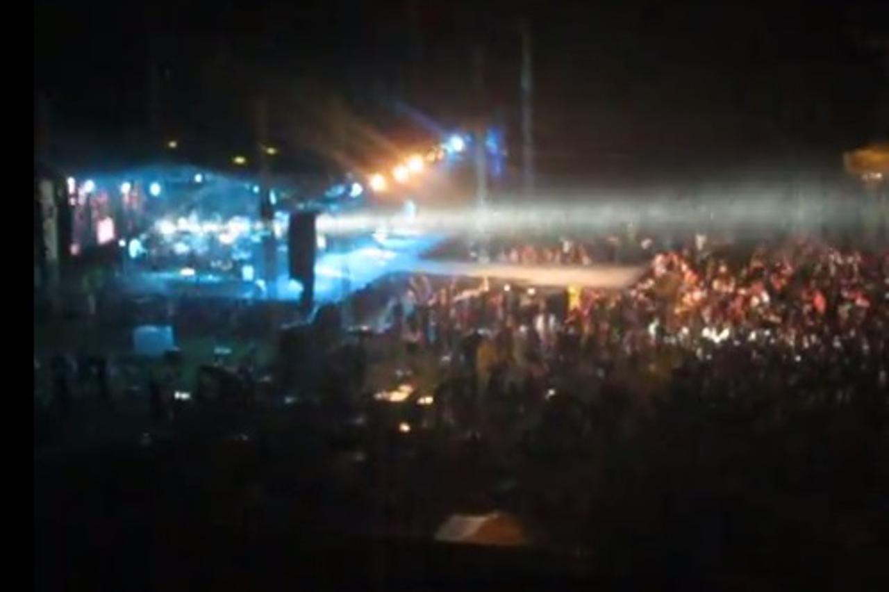 Nevrijeme prekinulo koncert Dine Merlina 