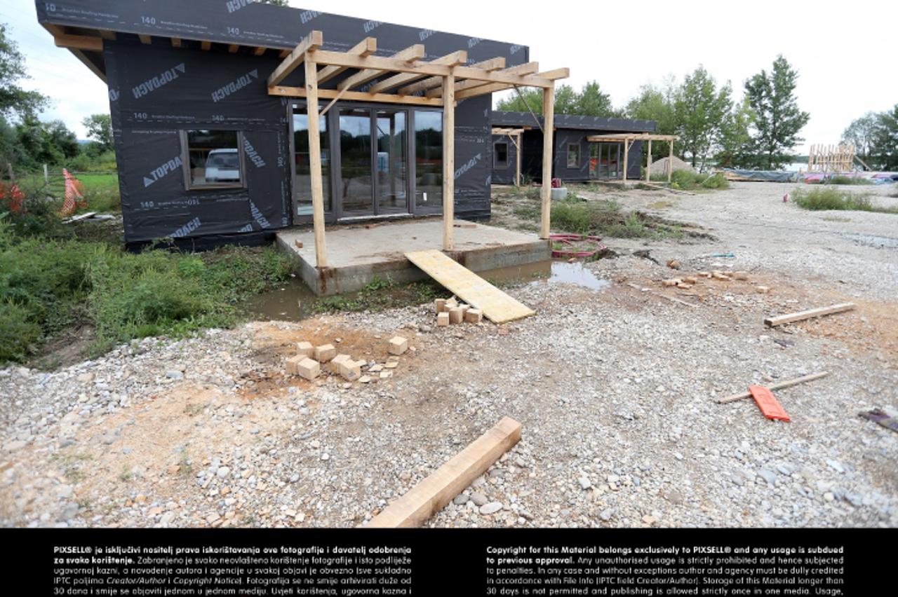 '11.09.2013., Sveta Nedelja - Gradiliste autokampa uz sljuncaru blizu mjesta Rakitje. Photo: Slavko Midzor/PIXSELL'